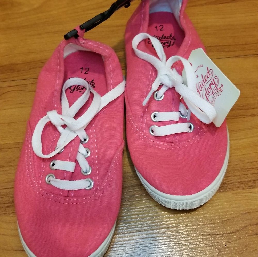 Rose Sneakers